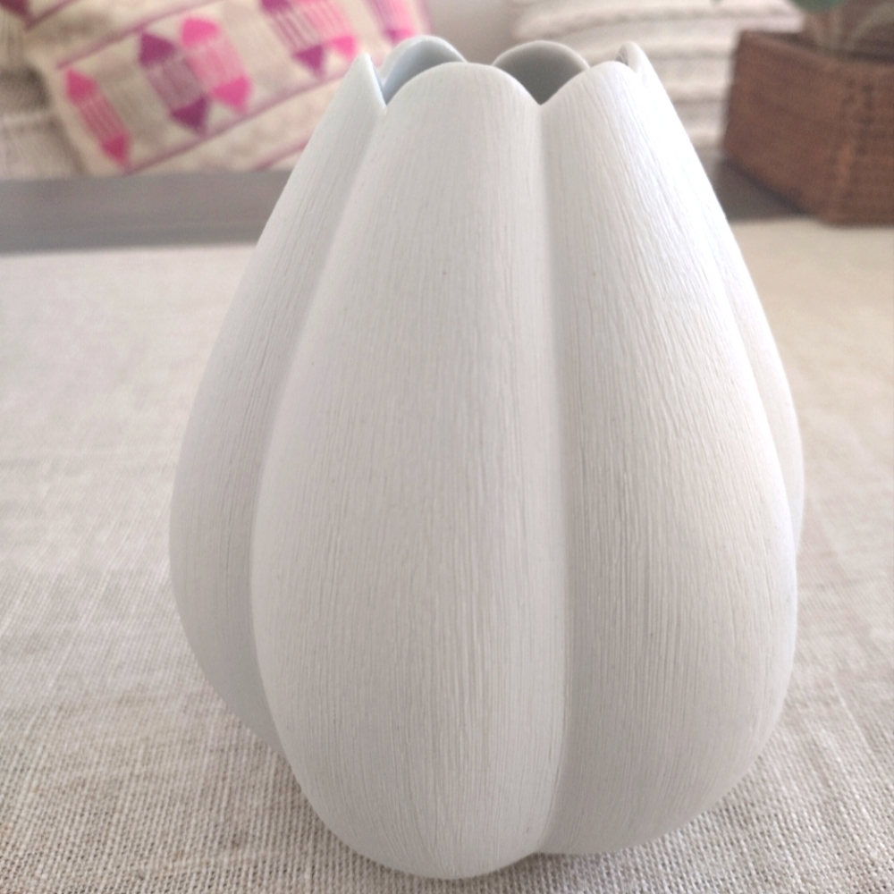 Textured bud vase, 5 inches tall